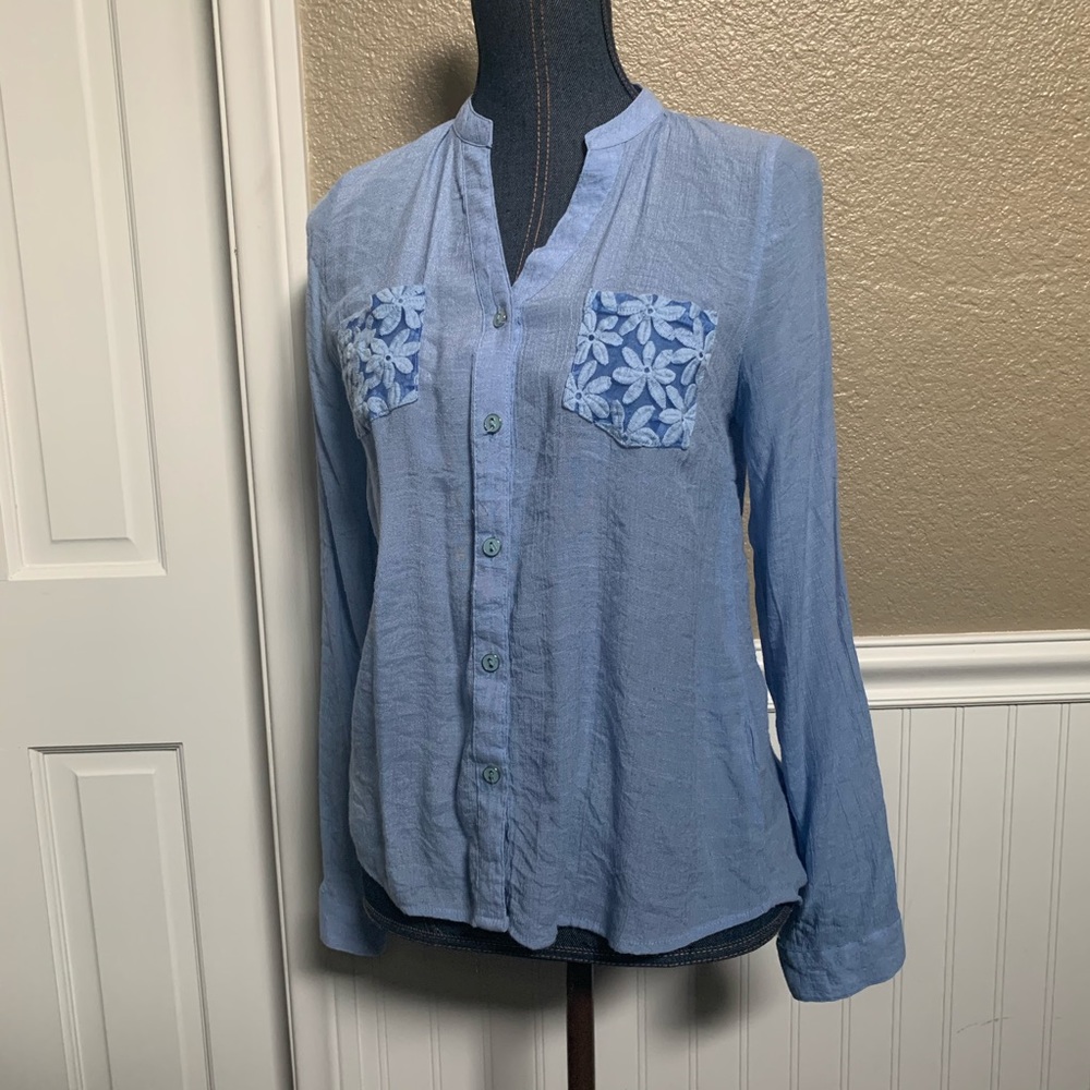 Mine button down long sleeves shirt.